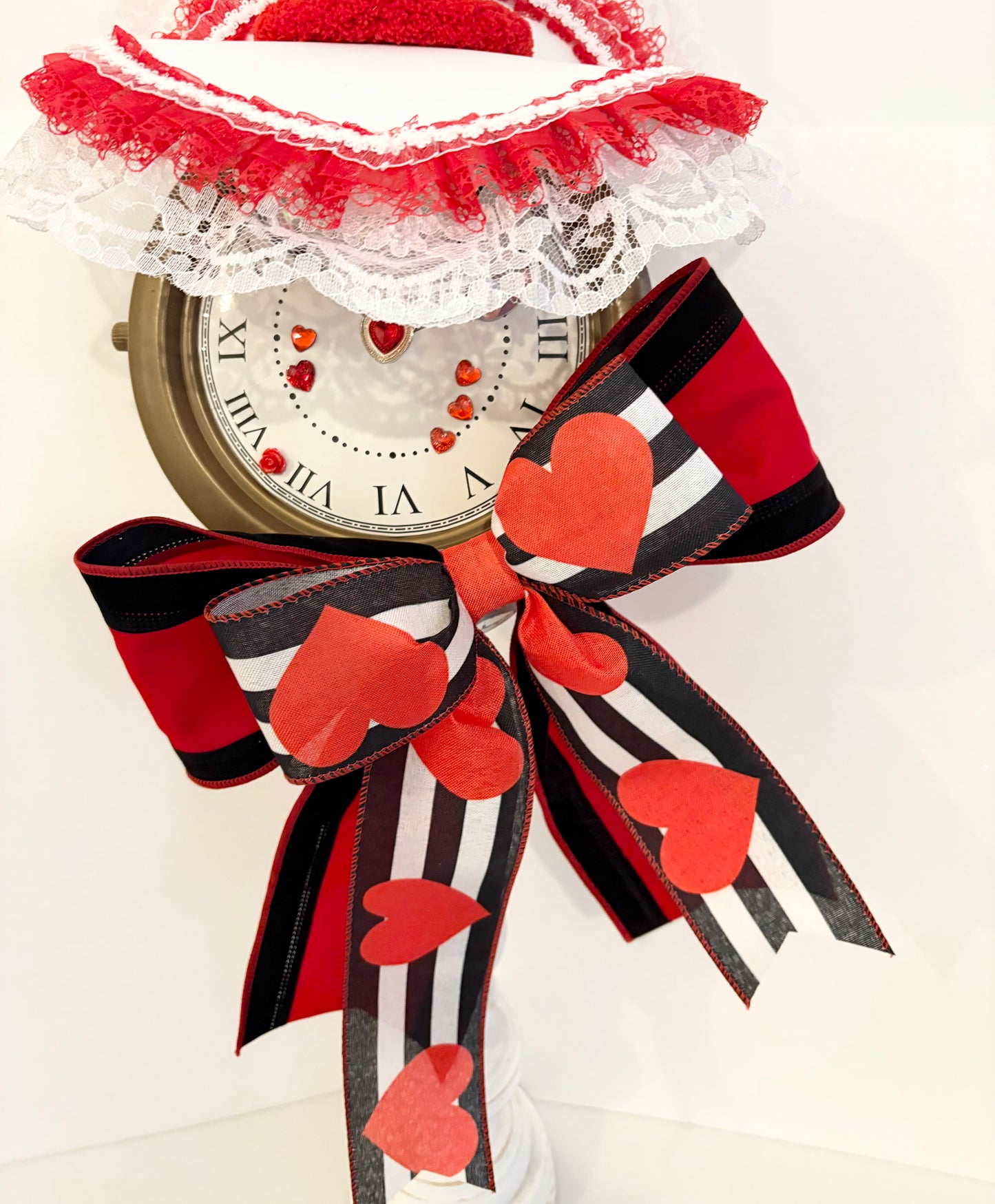 001 Queen of Hearts, Alice in wonderland clock attachment set