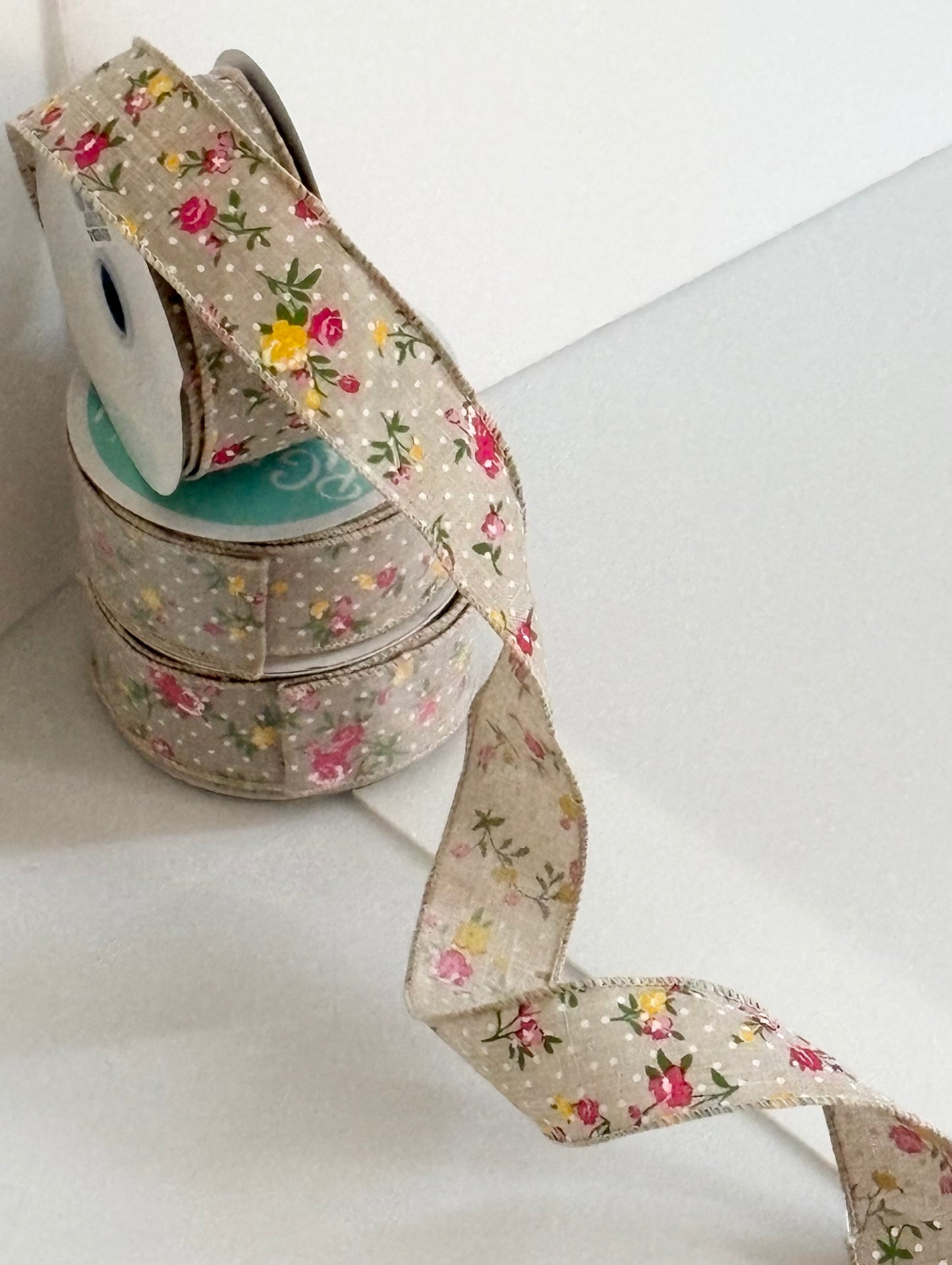 USA 1.5” wired ribbon, burlap floral design, whole roll 10 yards