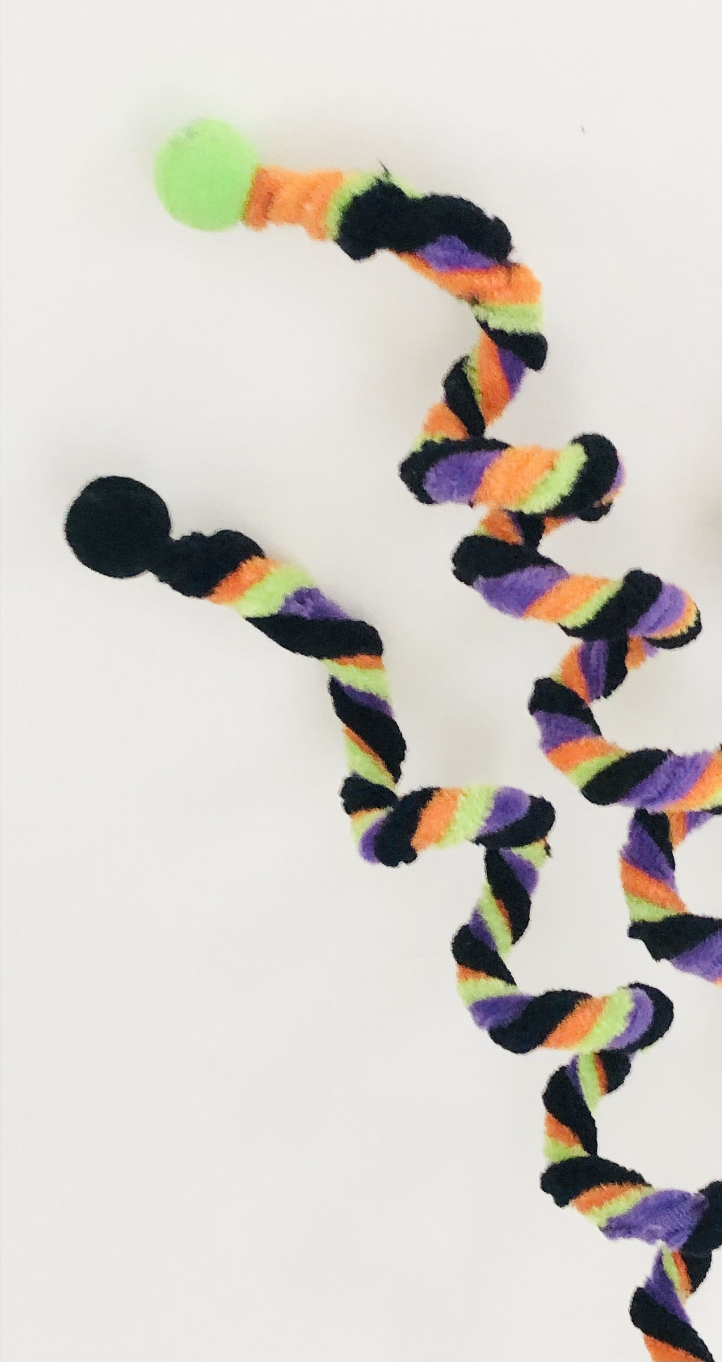 4 swirl Halloween spray