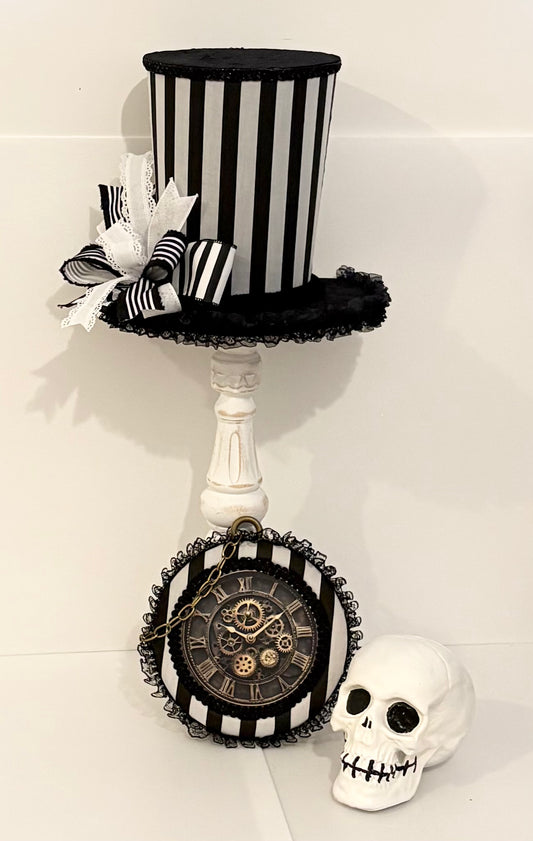 Black and white skull set