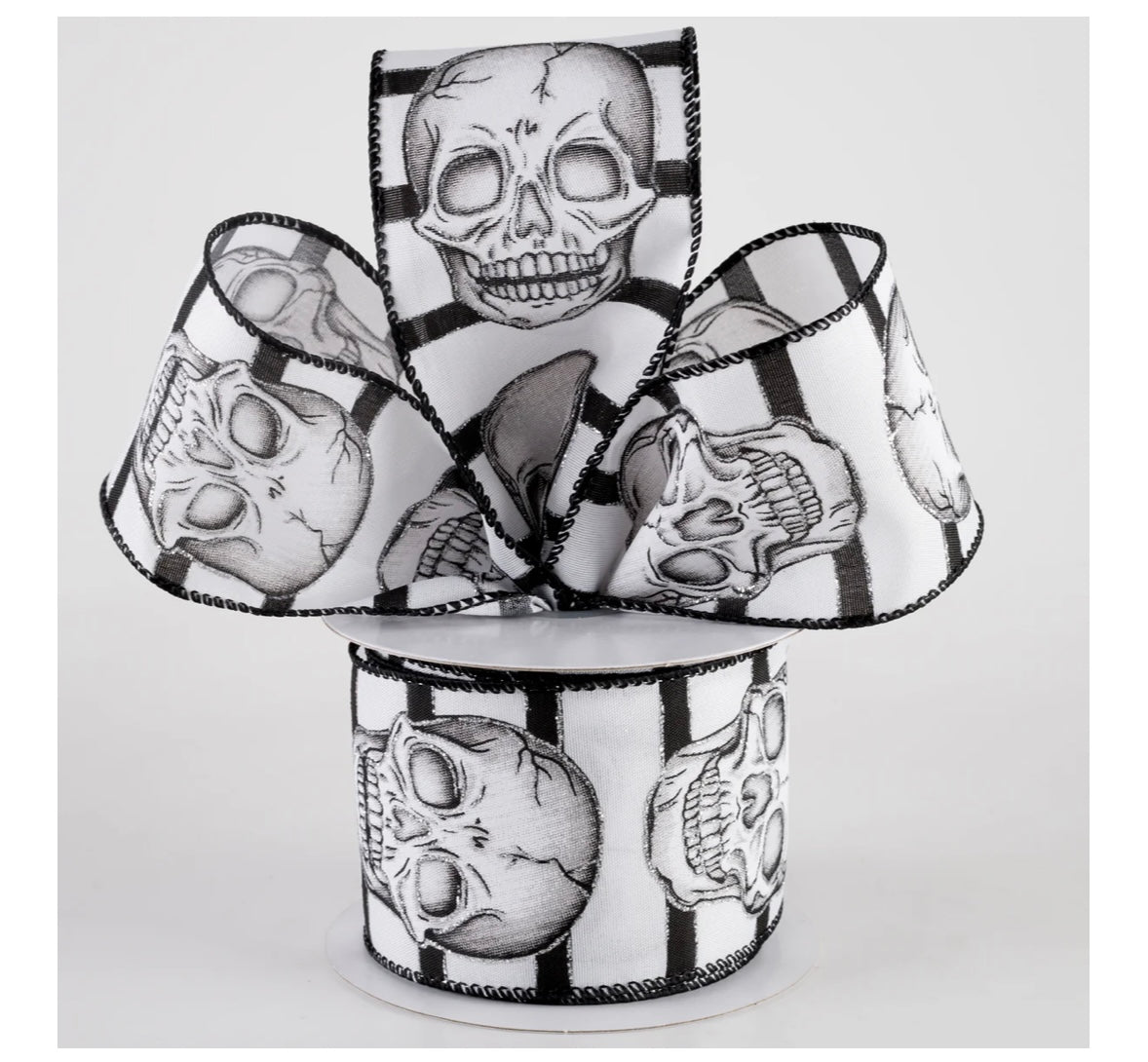 USA 2.5” skull and stripes wired ribbon full roll black and white