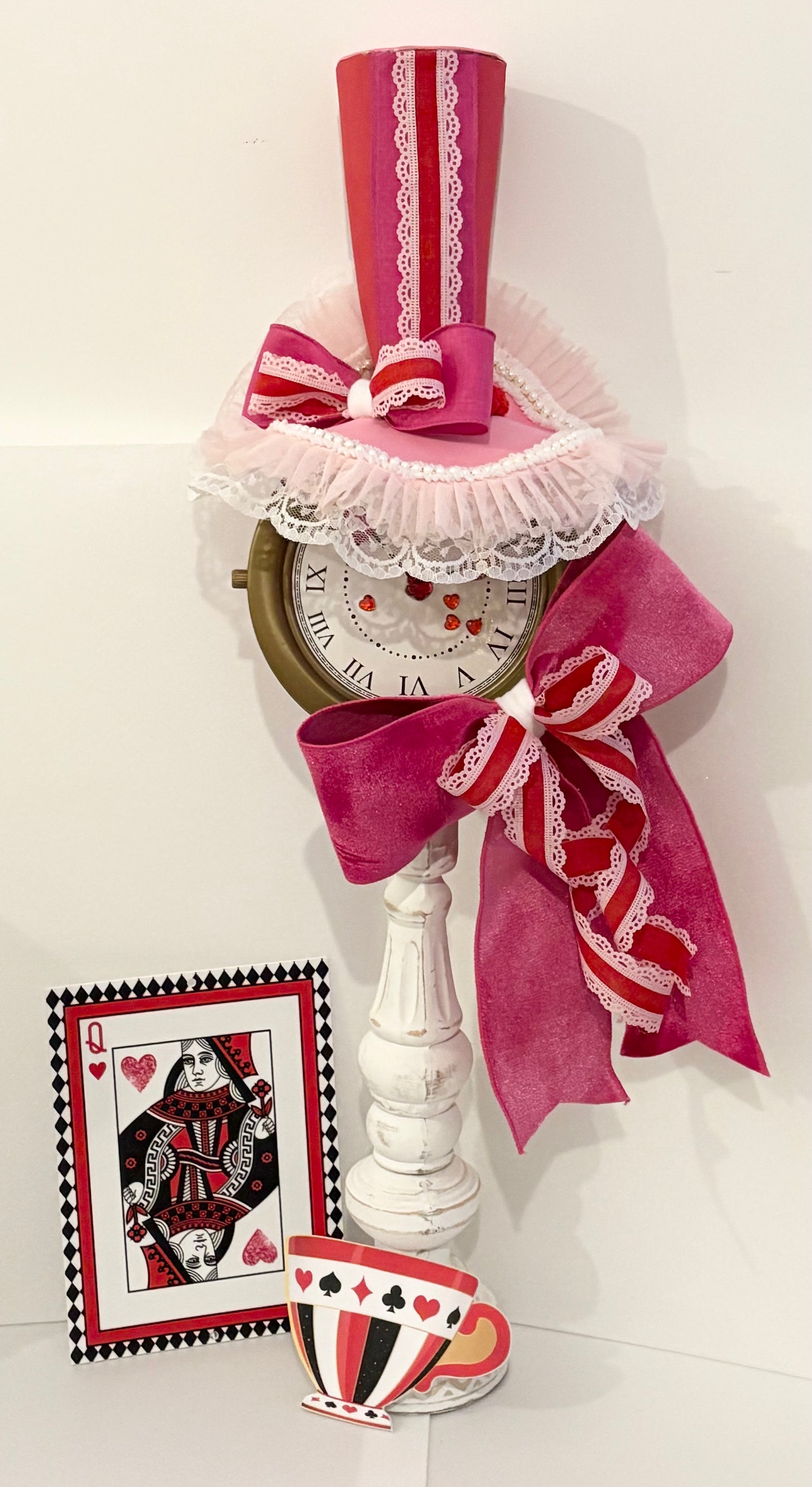 005 Queen of Hearts, Alice in wonderland clock set