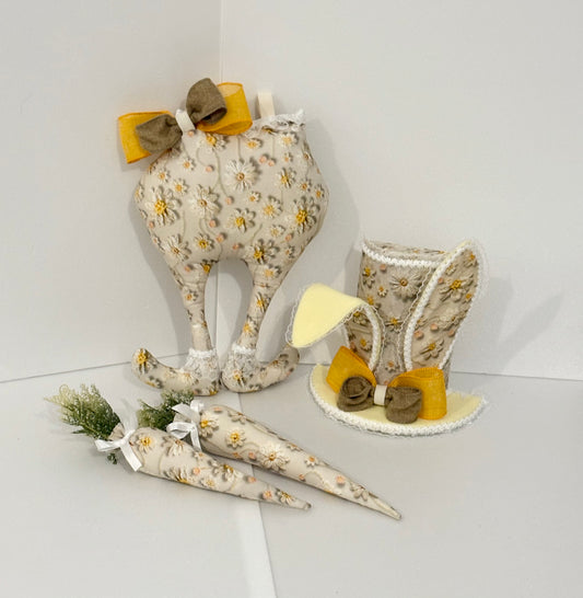 003 Bailey Set, Daisies bunny butt, top hat with ears and two carrots, Easter, Spring, decoration, wreath attachment