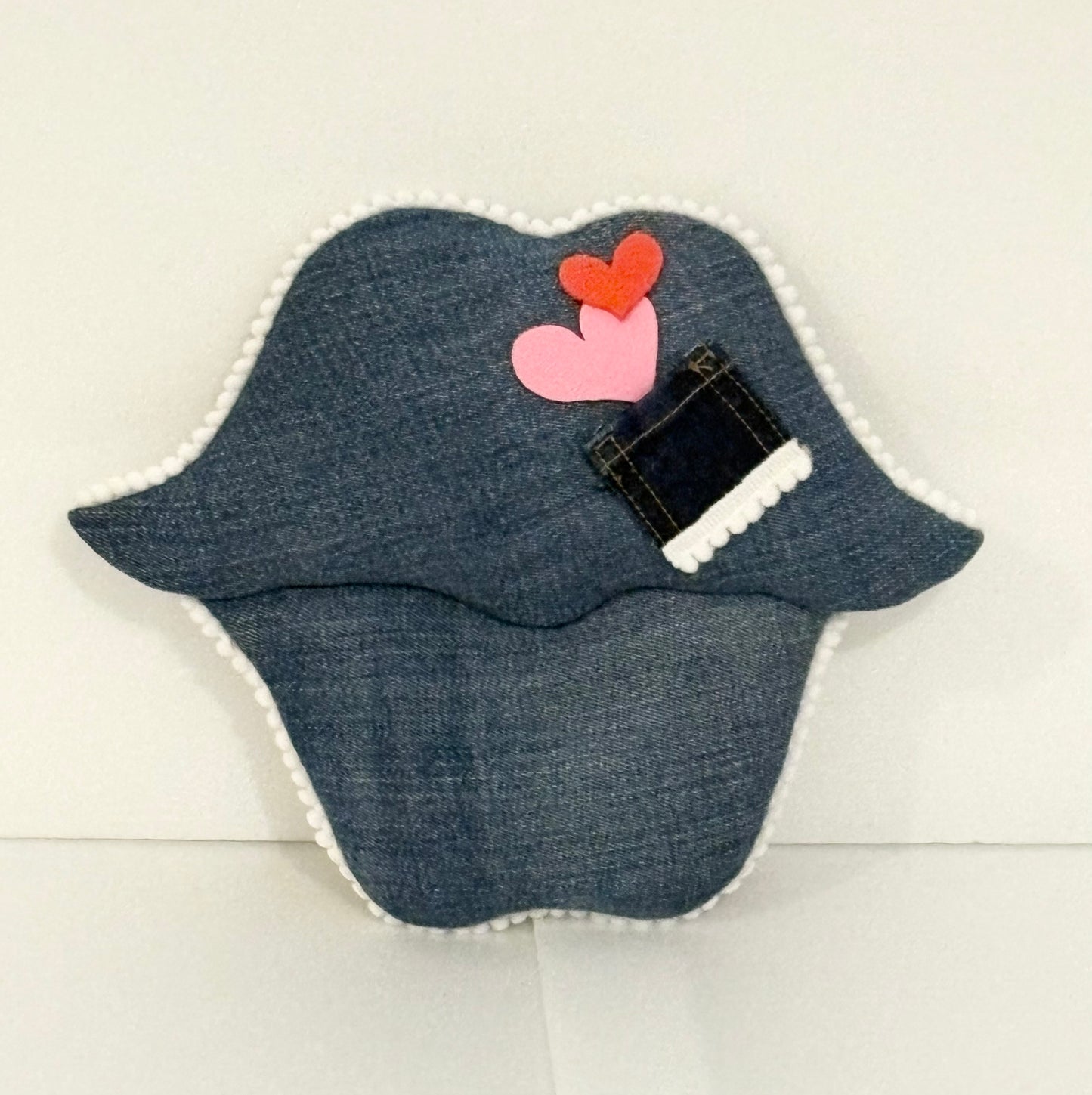 Lips attachment blue jeans material