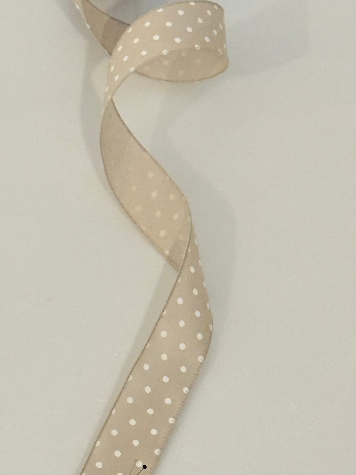 1.5” wired ribbon, natural burlap with white dots, sold by the meter