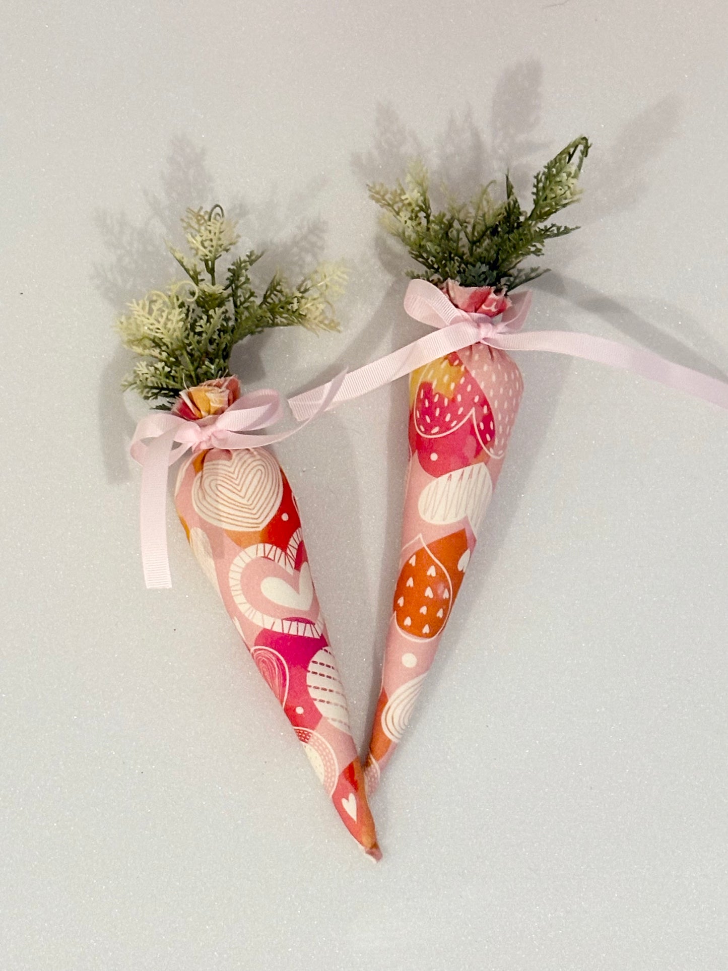 002 Bailey Set, pink and orange bunny butt, top hat with ears and two carrots, Easter, Spring, decoration, wreath attachment