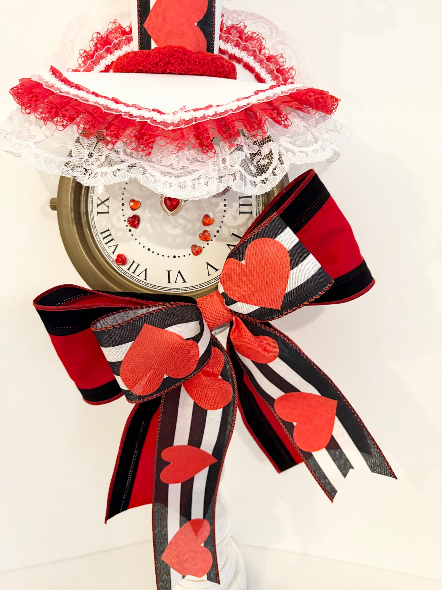 001 Queen of Hearts, Alice in wonderland clock attachment set