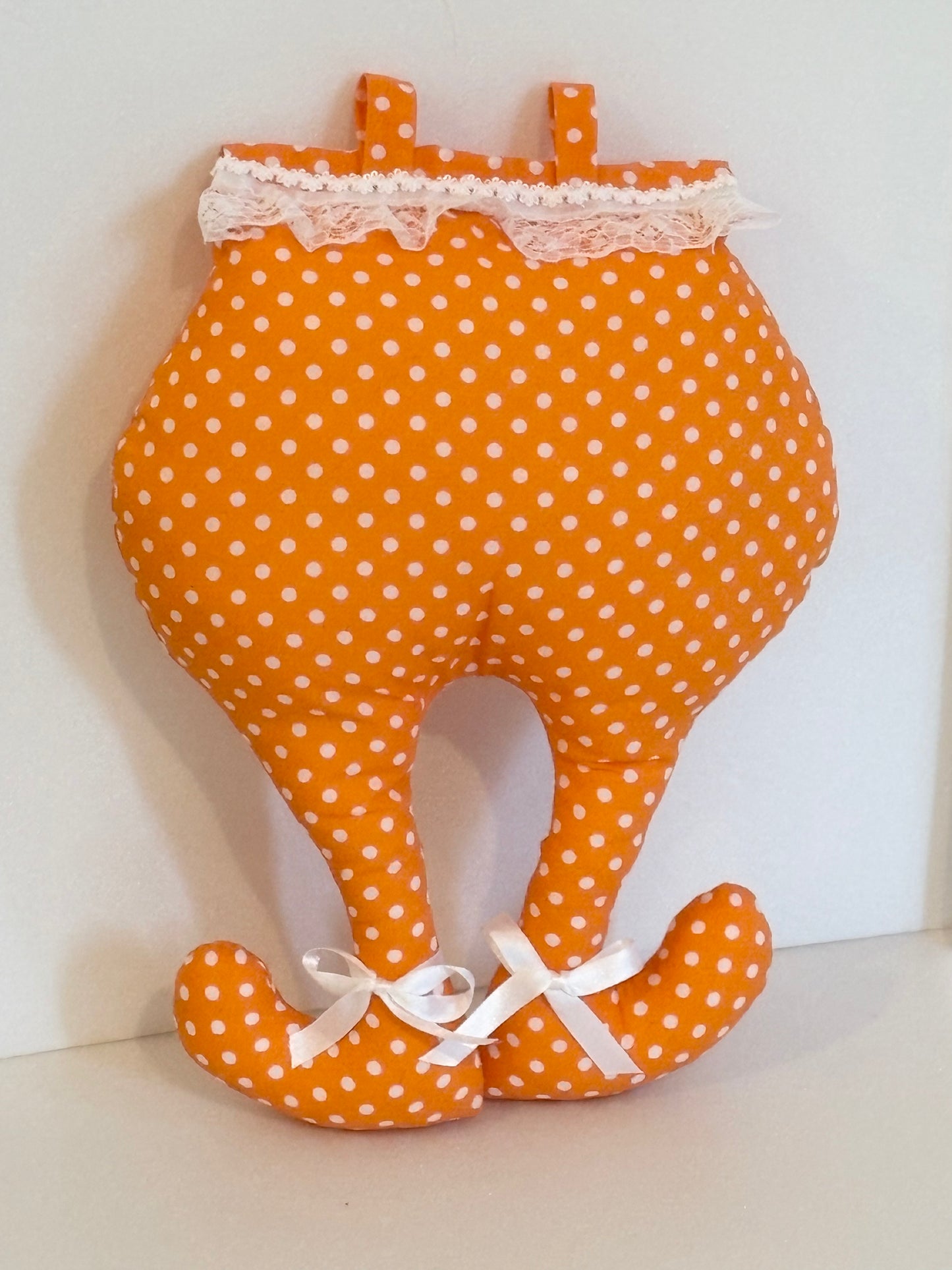 001 Bailey Set, orange bunny butt, top hat with ears and two carrots, Easter, Spring, decoration, wreath attachment