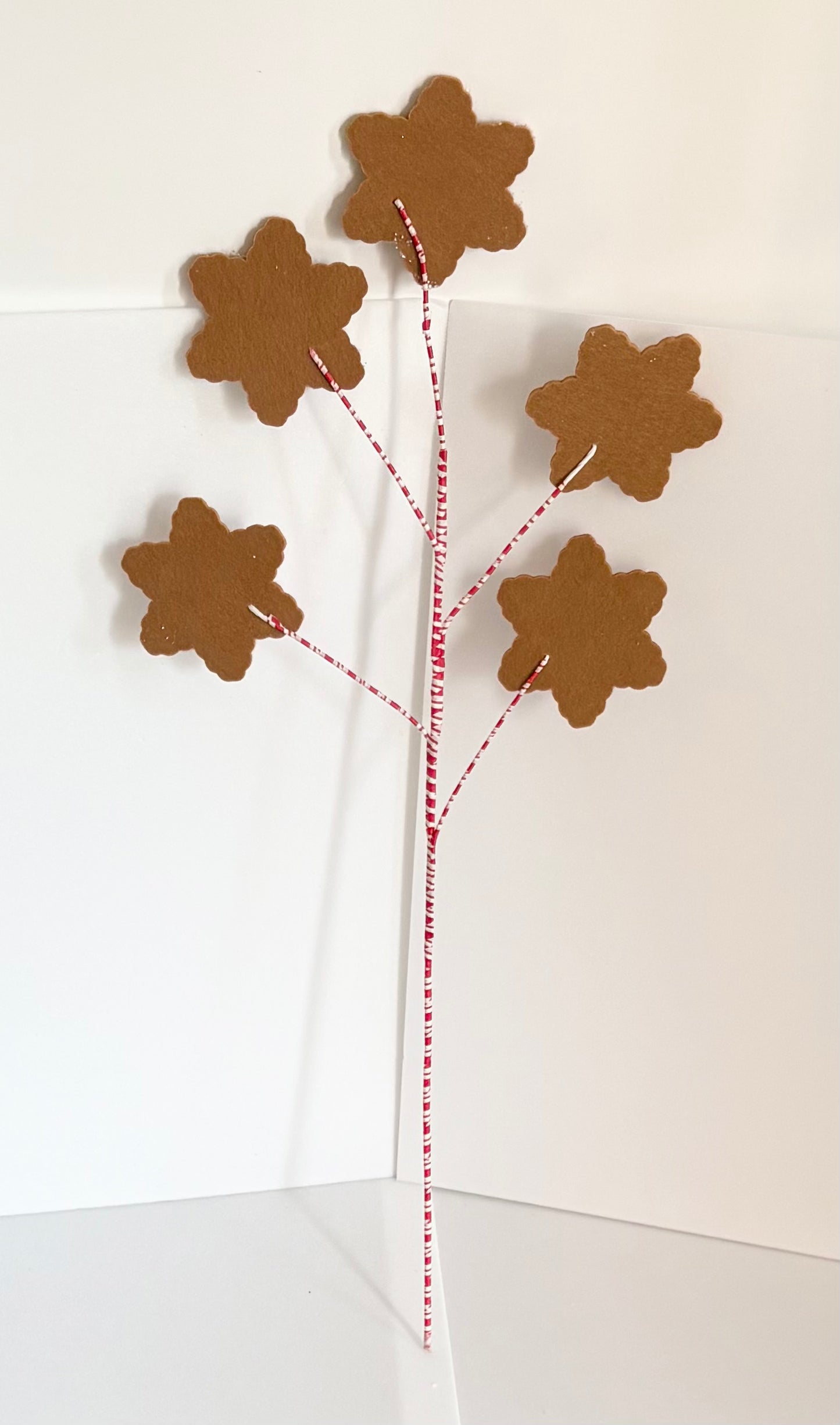 5 felt gingerbread snowflake stem