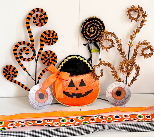 Halloween treat bag kit in oranges