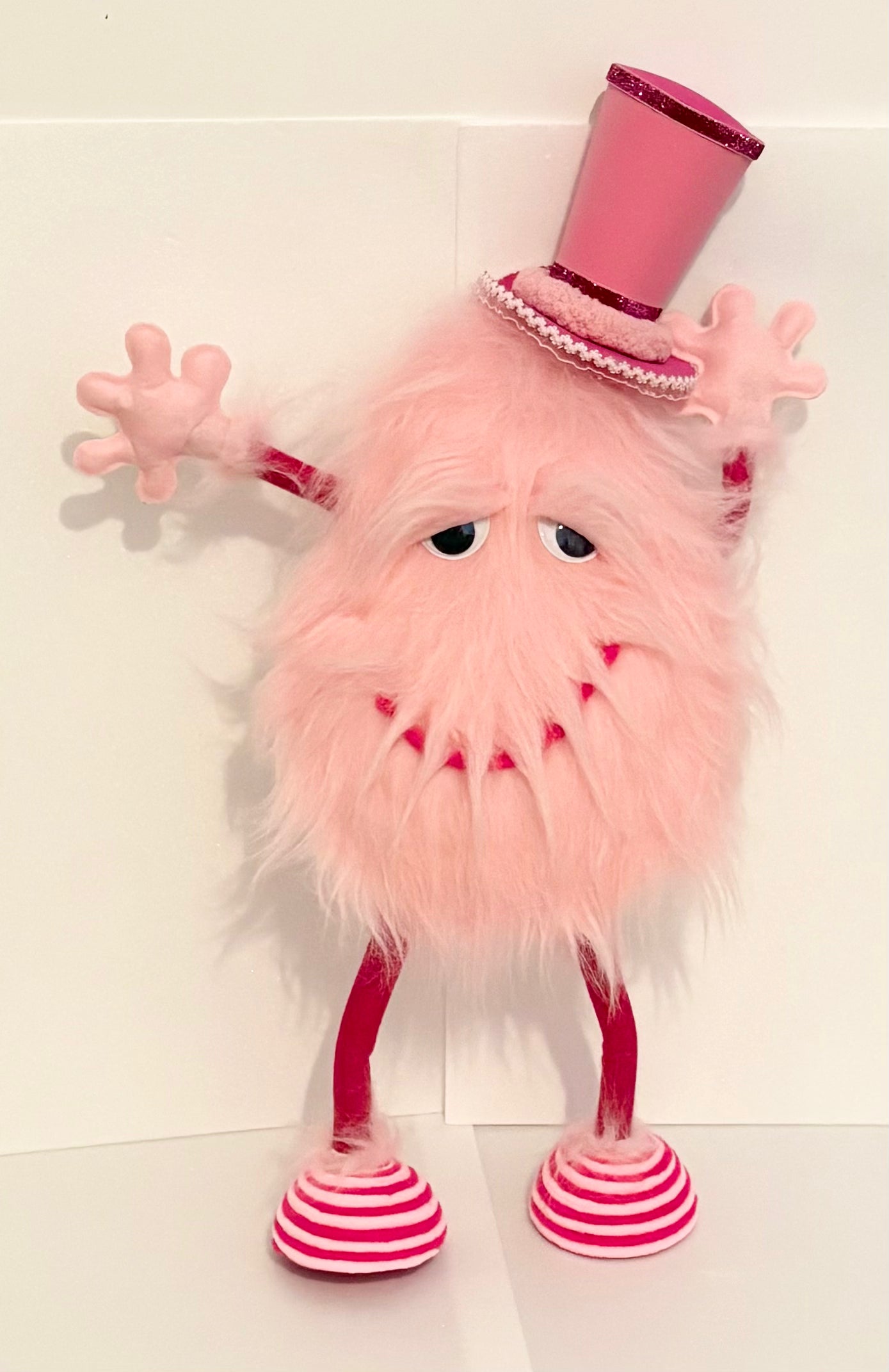 XL fluffy monster in fuchsia and pink with top hat